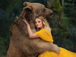 Aquí te explicamos el origen de los memes y el significado de ver a una mujer abrazando o prefiriendo convivir con un oso que con un hombre. PINTEREST/DOBROVOLSKAIA.COM