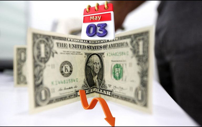 De acuerdo con un reporte de Bloomberg, el dólar comenzó la jornada de hoy por debajo de los 17 pesos. AFP / ARCHIVO