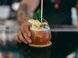 El tepache es señalado como un elixir probiótico que, por su alto contenido en fibra. ESPECIAL / Foto de Jia Jia Shum en Unsplash