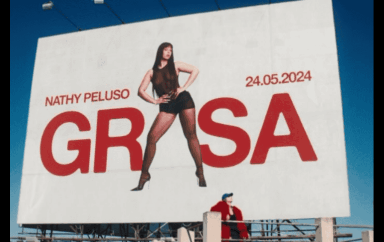 La cantante argentina Nathy Peluso llegó se presentó de sorpresa en las calles de Nueva York para compartir pizza con sus fans. INSTAGRAM/ nathypeluso