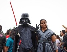 Los encuentros, convenciones y fiestas organizadas por fanáticos son comunes en todo el país, donde los aficionados se disfrazan como sus personajes favoritos y participan en actividades relacionadas con Star Wars. EL INFORMADOR / ARCHIVO