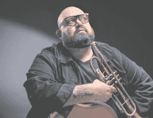 Arturo de la Torre. El músico toca con maestría la trompeta. CORTESÍA