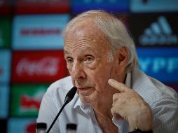 Independiente, Rosario Central, Puebla, Tecos, Sampdoria, Huracán, Newells y la Selección de México,también fueron los equipos en donde dirigió el “Flaco”. EFE/Archivo/J. RONCORONI