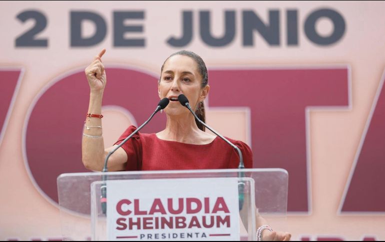 Acompañada de Clara Brugada, la candidata criticó a sus adversarios políticos en el marco de la celebración nacional. EL UNIVERSAL