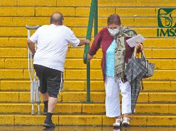 IMSS: La señora, en su carácter de única beneficiaria y dependiente económica de su extinto hijo, sí tenía derecho al pago de prestaciones en dinero y especie. EL INFORMADOR / ARCHIVO