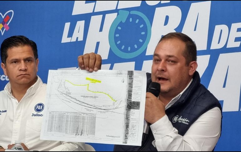 A la par de Francisco Sedano, candidato a diputado local, se explicó que no se trata de una cuestión política o de partidos, sino de un daño perpetrado contra las y los zapotlenses. EL INFORMADOR / R. BOBADILLA