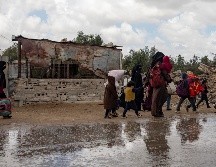 Israel ordenó a los palestinos que desalojaran los vecindarios del este de Rafah, advirtiendo que un ataque era inminente. EFE