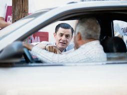 El candidato de Sigamos Haciendo Historia sigue con sus recorridos vecinales, y ayer estuvo en la colonia Atlas. ESPECIAL