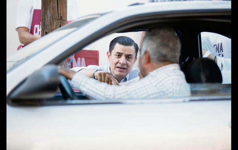 El candidato de Sigamos Haciendo Historia sigue con sus recorridos vecinales, y ayer estuvo en la colonia Atlas. ESPECIAL