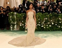 El vestido que dominó la alfombra roja fue el de Tyla, hecho de arena y microcristales. AP / Evan Agostini