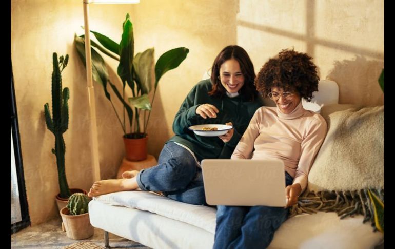 El Día de las madres debe ser exclusivamente dedicado a ellas, la alegría del hogar. PINTEREST/Stocksy United