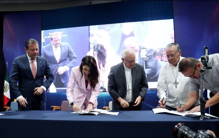 Haro mencionó que Jalisco tiene un tejido social roto, en el que ya no existe el símbolo de unidad, respeto y acción común, porque existe la individualidad, la indolencia y la frivolidad. CORTESÍA