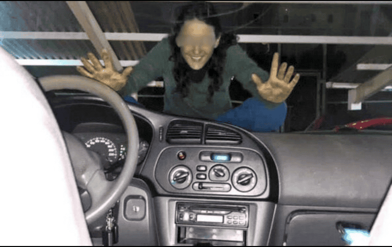 Mejor conocida como la acosadora de El Hatillo, la chica ha sido señalada por varias jóvenes venezolanas debido a su comportamiento errático e intimidatorio. ESPECIAL/ X