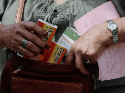 La misma pena se propone a quien vende, ofrece en venta o comercie muestras médicas ya sea en establecimientos, vía Internet o en cualquier otro lugar. EL INFORMADOR/ ARCHIVO.