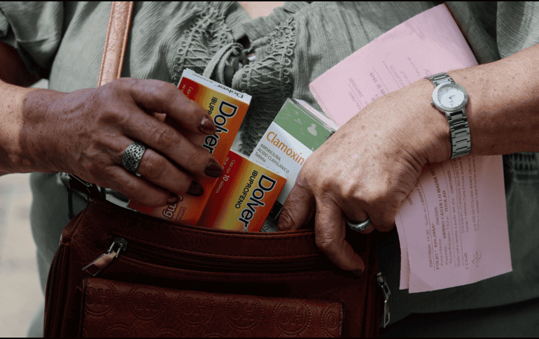 La misma pena se propone a quien vende, ofrece en venta o comercie muestras médicas ya sea en establecimientos, vía Internet o en cualquier otro lugar. EL INFORMADOR/ ARCHIVO.