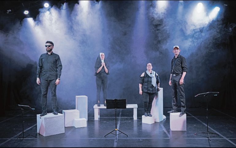 Elenco de la obra de teatro “A veces somos santos”. CORTESÍA