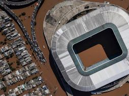 Las precipitaciones y las consiguientes inundaciones han dejado sin agua y luz a buena parte de la población. EFE / I. FONTANA