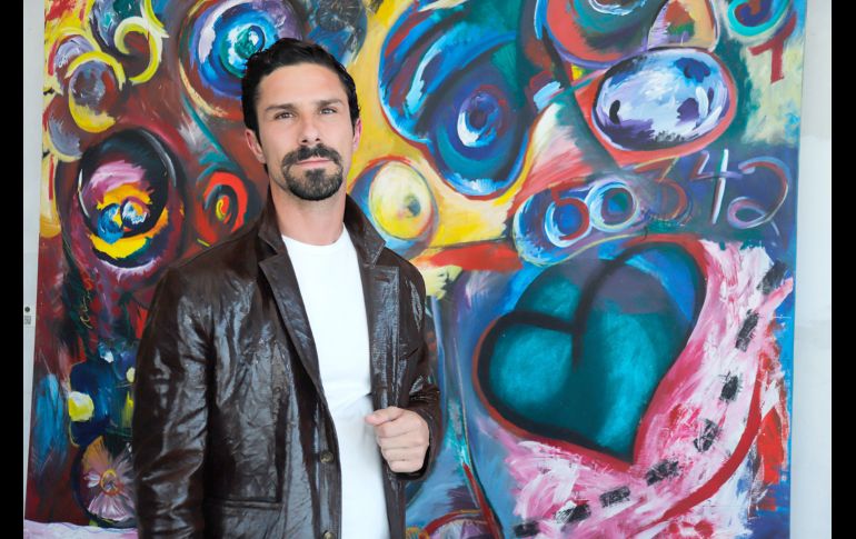 Emilio Chalita en la apertura de su nuevo estudio de arte. GENTE BIEN JALISCO/ Claudio Jimeno