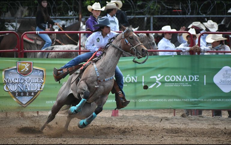 En el rodeo se completó la etapa de clasificación para las finales con diversas pruebas, desde lazo y listón hasta jineteo de caballo y toro. CORTESÍA/ Code Jalisco.