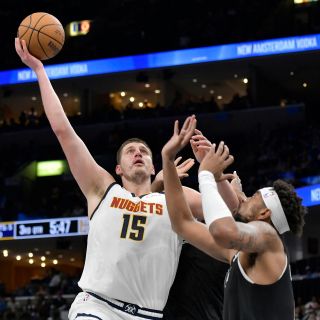 NBA: Nikola Jokic recibe su tercer premio al Jugador Más Valioso