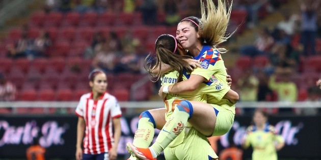 America femenil toma ventaja contundente sobre unas Chivas sin respuesta en duelo clave