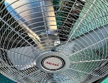 El ventilador mueve el aire existente, pero no lo refresca, por lo que en los días calurosos, necesita más tiempo para activarse. EL INFORMADOR / ARCHIVO