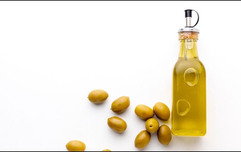 El aceite de oliva extra virgen cotiene nutrientes que son beneficiosos para la salud ESPECIAL / FREEPIK