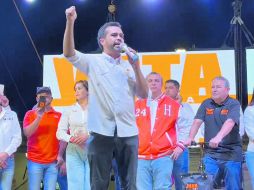 El aspirante presidencial nuevamente se reunió en el Estado. ESPECIAL