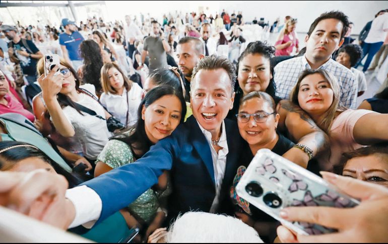 Pablo Lemus felicitó a las madres jaliscienses en su día. ESPECIAL