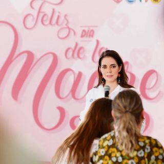 Laura Haro reconoce a las madres en su día