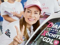 La panista tuvo acercamientos con automovilistas tapatíos para compartir sus iniciativas de campaña. ESPECIAL