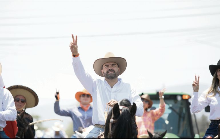 El candidato naranja participó en la celebración del aniversario de un ejido. ESPECIAL