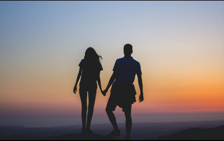 El amor tiene distintas formas de ser vivido. ESPECIAL/ Foto de Caleb Ekeroth en Unsplash