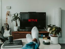 Esta medida forma parte de la estrategia de Netflix para mantener su catálogo constantemente renovado y ofrecer una experiencia actualizada a sus suscriptores. Unsplash