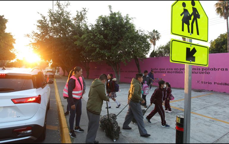 El Día del Maestro tiene origen en 1917, cuando el presidente Venustiano Carranza decretó el 15 de mayo como una jornada para honrar el trabajo de los maestros mexicanos. EL INFORMADOR/ ARCHIVO.