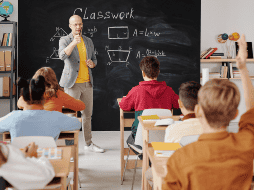 Aunque muchos podrían suponer que este día se considera un descanso obligatorio y que los maestros deberían recibir una remuneración triple, la situación es otra. Canva