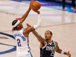 Shai Gilgeous-Alexander tuvo una noche de 34 puntos para comandar el triunfo de Oklahoma. EFE/A. Davis