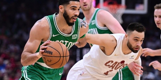 NBA : les Celtics, à un coup de pied des Cavs
