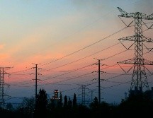 Ayer el Cenace afirmó que se está cubriendo de manera continua la demanda de electricidad en el país. EFE/C. Ramírez
