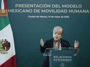 Alicia Bárcena habla durante una rueda de prensa para la presentación del Modelo Mexicano de Movilidad Humana. EFE/ J. Méndez