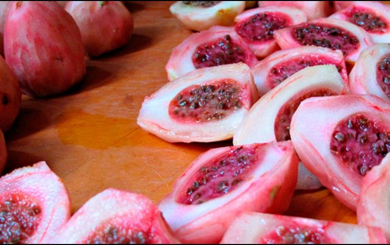 Ante tal exigencia, podemos recurrir a las bebidas elaboradas con frutas frescas, por ejemplo, el xoconostle. CORTESÍA