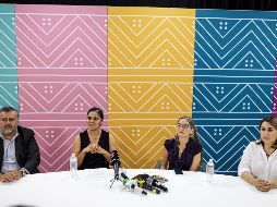 La consejera presidenta, Paula Ramírez (tercera de izq a der), lamentó la decisión de Barrera, pues implicó diversos esfuerzos y recursos institucionales para llevar a la ciudadanía jalisciense información valiosa sobre las propuestas que ofrecen los candidatos. EL INFORMADOR / H. Figueroa