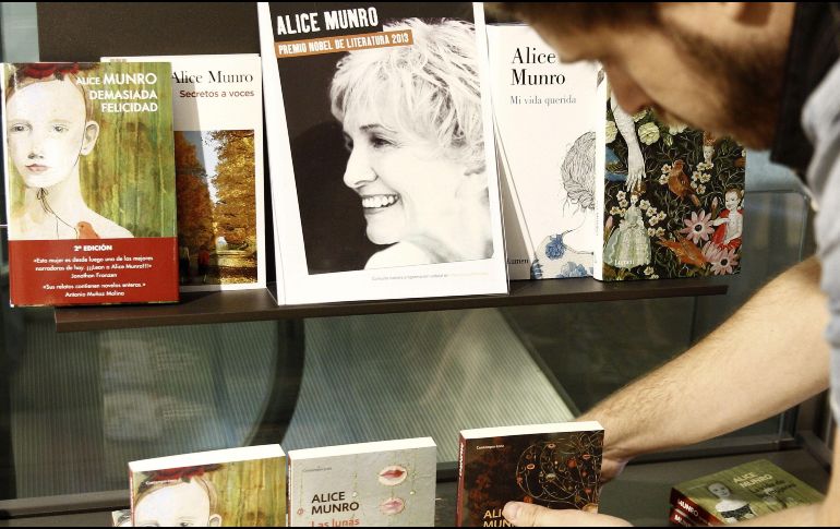 La escritora canadiense Alice Munro falleció la noche de ayer a los 92 años. EFE/ ARCHIVO