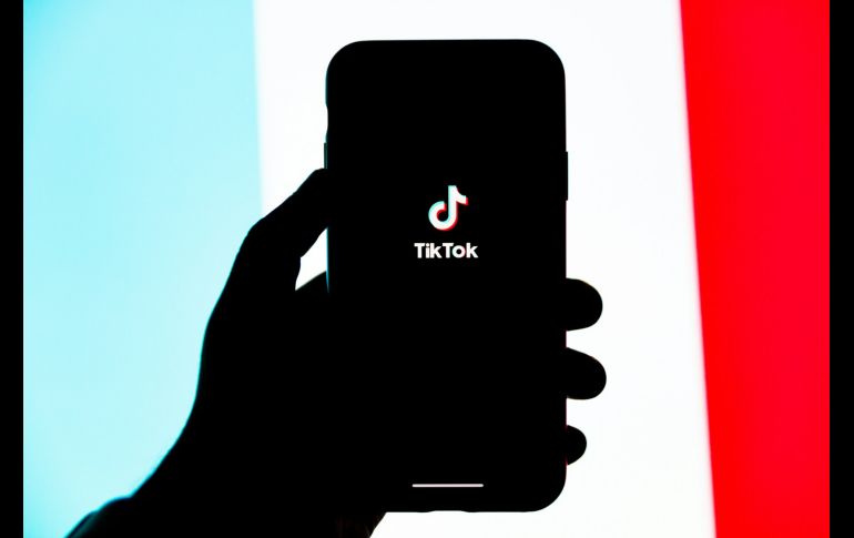 La nueva ley exigiría que ByteDance, la empresa matriz de TikTok, vendiera la plataforma a un comprador aprobado en un plazo de nueve meses. Unsplash