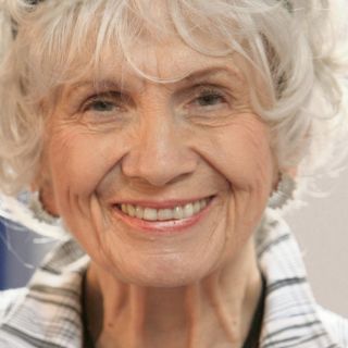 Muere la maestra del cuento contemporáneo