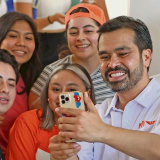 “El único que puede derrotar a Morena soy yo”