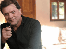 El actor fue abordado en las instalaciones de Televisa, en donde confirmó que ya se convirtió en abuelo. INSTAGRAM/ stricklerrene