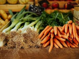 No debe ser sorpresa que la zanahoria sea un ingrediente más dentro de esta lista, ya que es comúnmente consumida cruda. UNSPLASH / P. Wendt