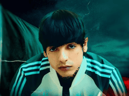 Cano interpretará una selección de sus mayores éxitos, incluyendo “Pacas de billetes”, “Amor Tumbado” y “Arriba de la Birria”. CORTESÍA