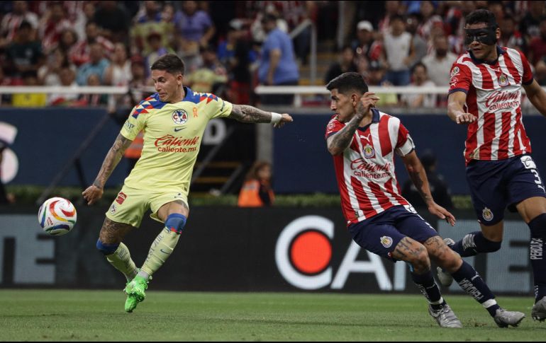 Las Chivas fallaron sus oportunidades y permitieron que las Águilas salieran vivas del Jalisco. EL INFORMADOR/ H. Figueroa.